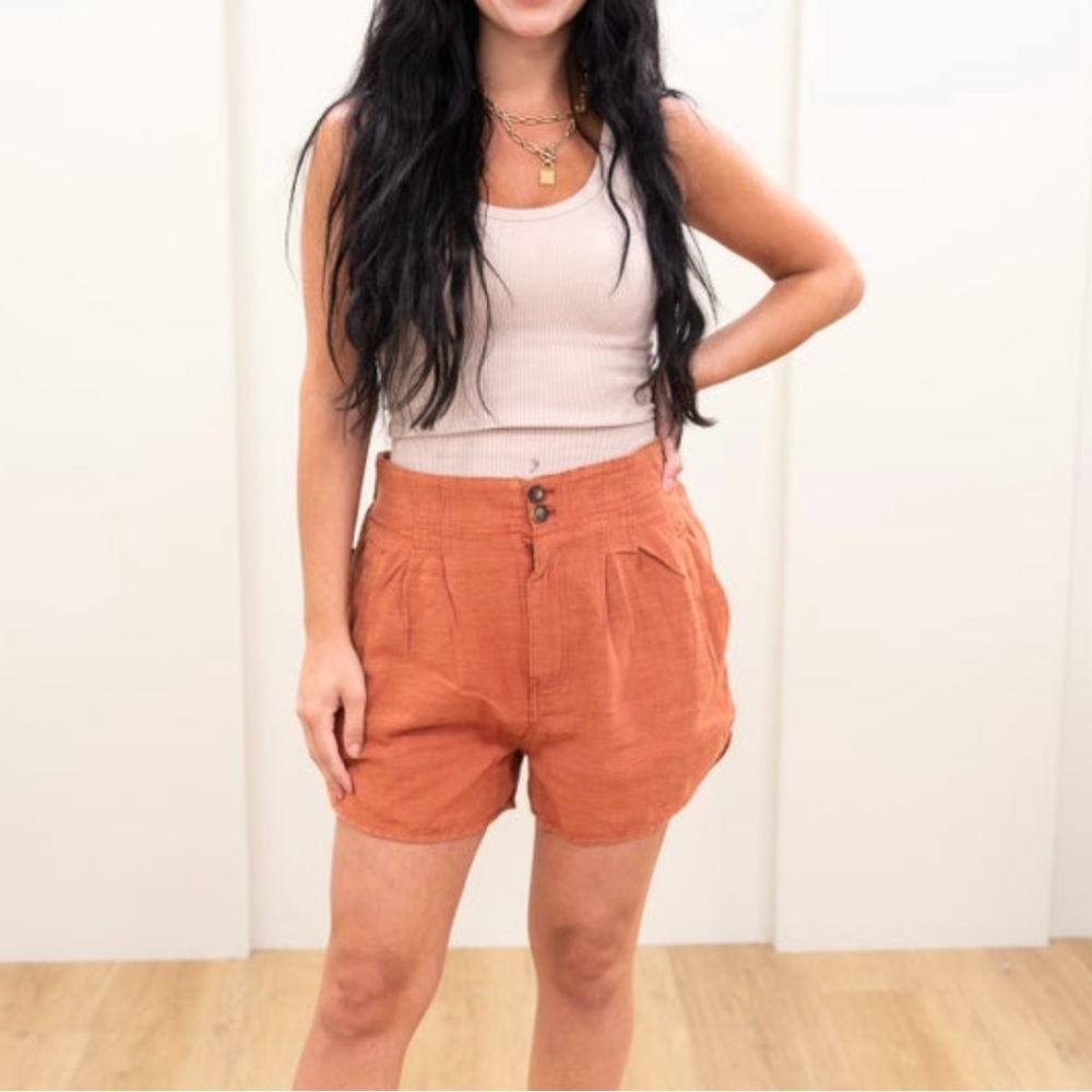 BRAND NEW NEVER WORN OLI & HALI FUN IN THE SUN SHORTS IN WASHED CLAY, SIZE MED